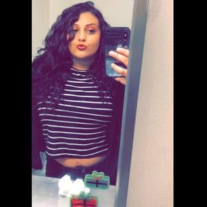 Meet your Posher, Alexis